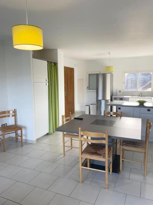 Appartement T3 Lumineux Tres Bien Equipe Avec Balcon Salies-de-Bearn Luaran gambar